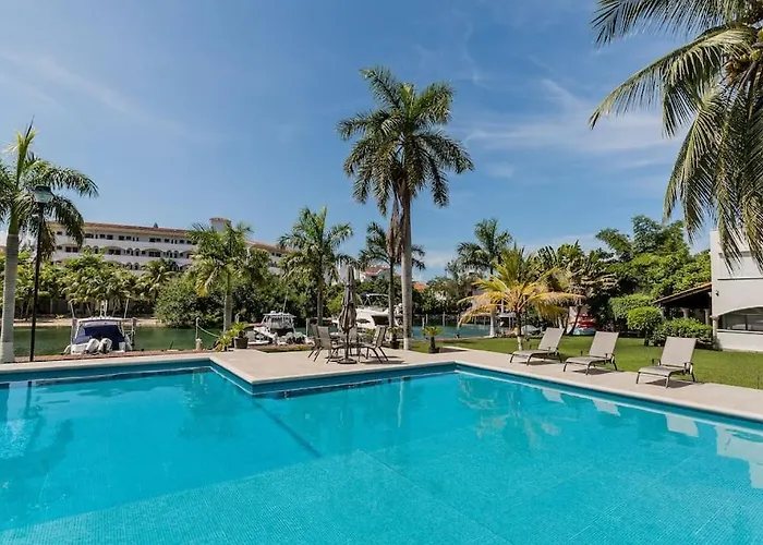 Mexican Lagoon Front Villa By Casa Paraiso